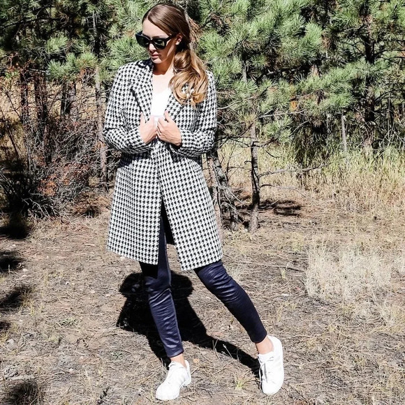 Black faux leather leggings - Picture 3 of 6